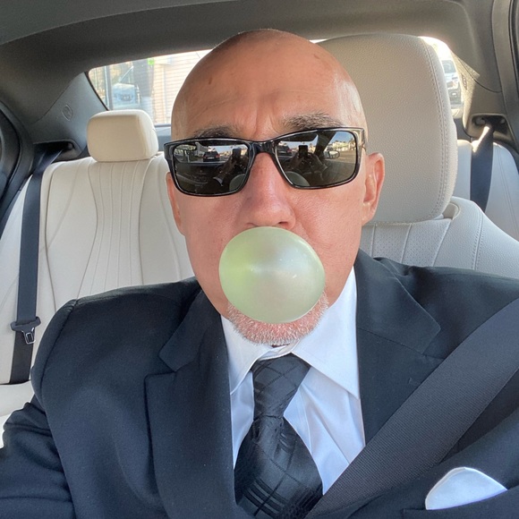 Meet your Posher Ambassador Carlos G - Picture 11 of 11